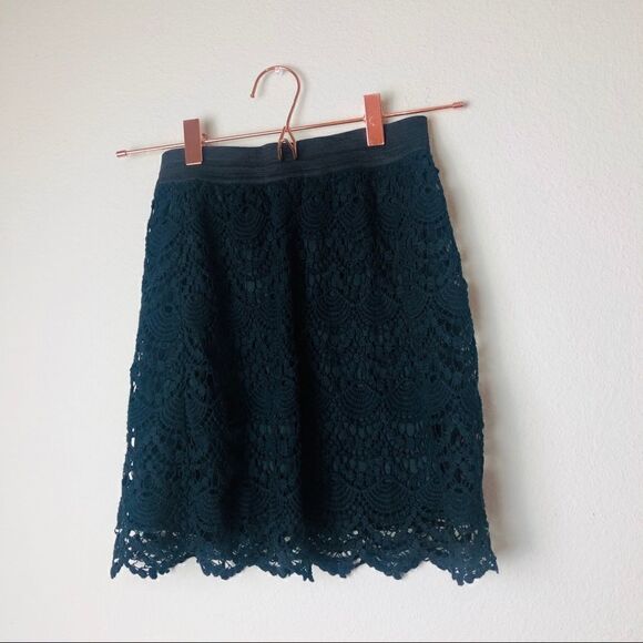 EUC Charlotte Russe Black Lace Mini Skirt Small - Picture 2 of 4